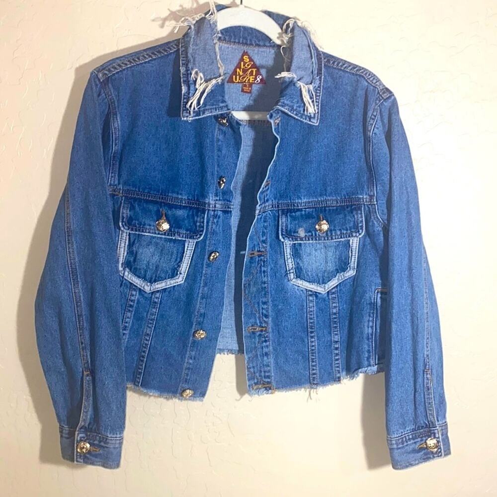 Signature 8 cropped distressed jean jacket
